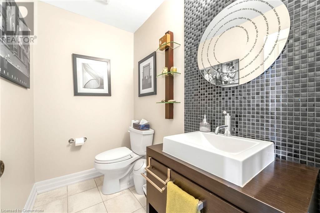 915 QUEENSTON ROAD Image 23