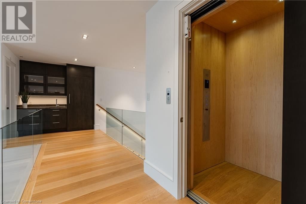 2488 LAKESHORE ROAD EAST Image 34