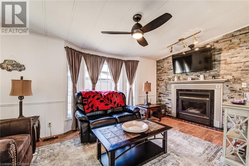 355 - 580 BEAVER CREEK ROAD Image 15
