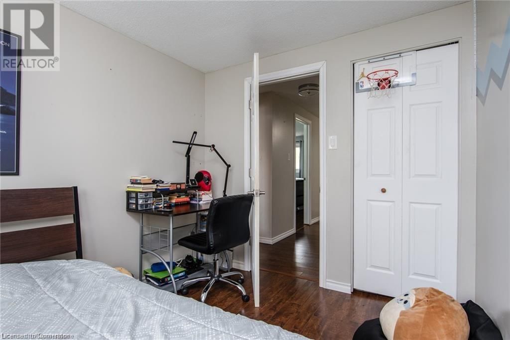 14 - 80 OLD COUNTRY DRIVE Image 31