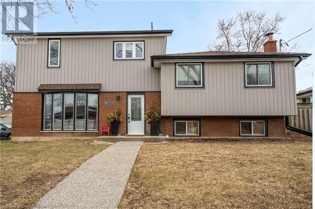 8 BANFF DRIVE Image 1