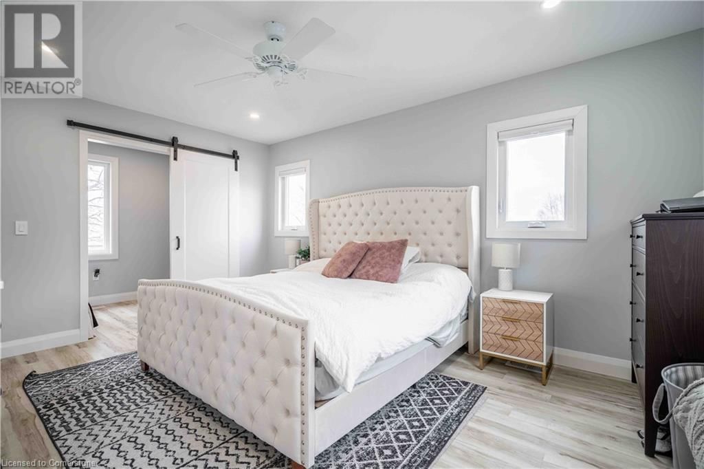 8 BANFF DRIVE Image 19