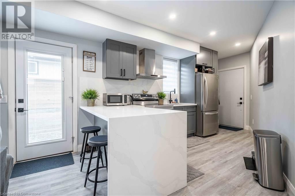 8 BANFF DRIVE Image 33