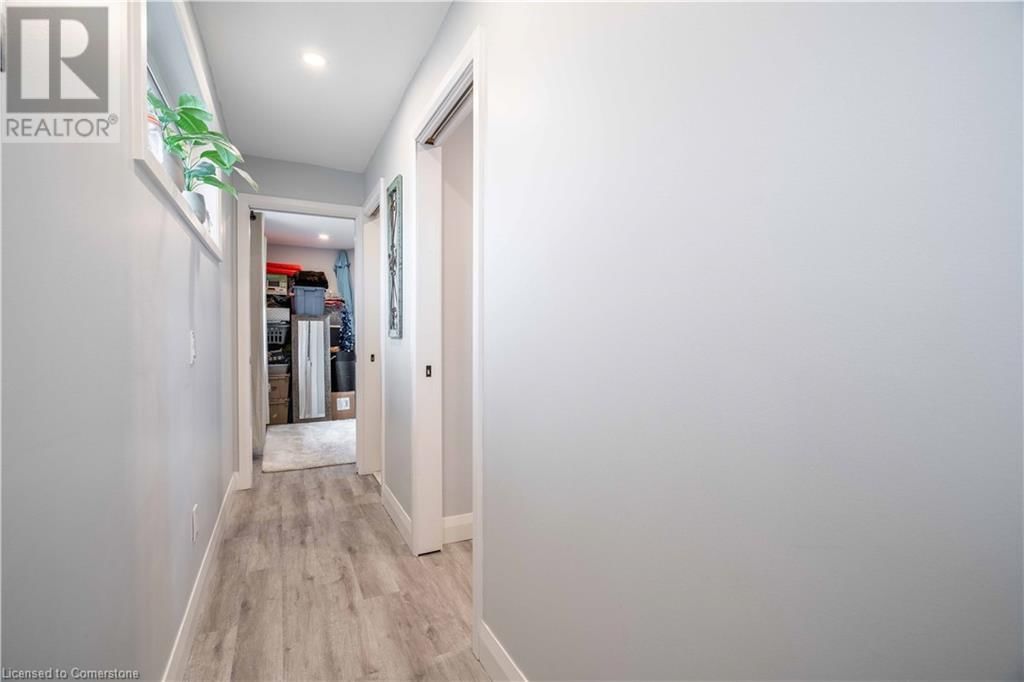 8 BANFF DRIVE Image 39