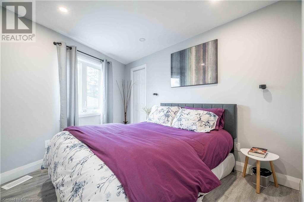 8 BANFF DRIVE Image 40