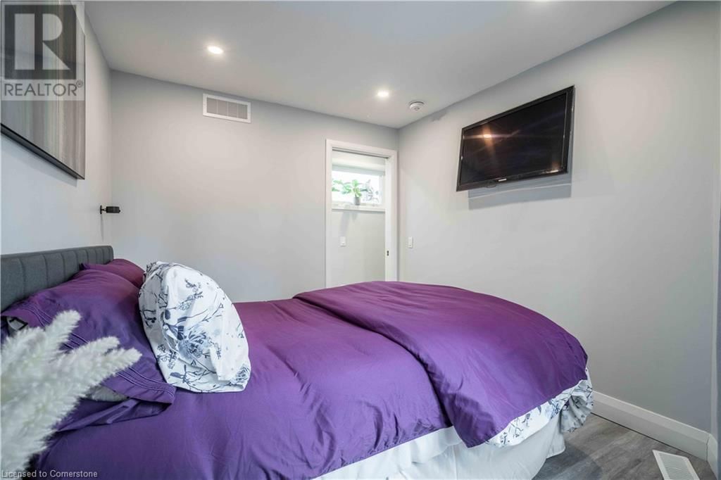 8 BANFF DRIVE Image 41