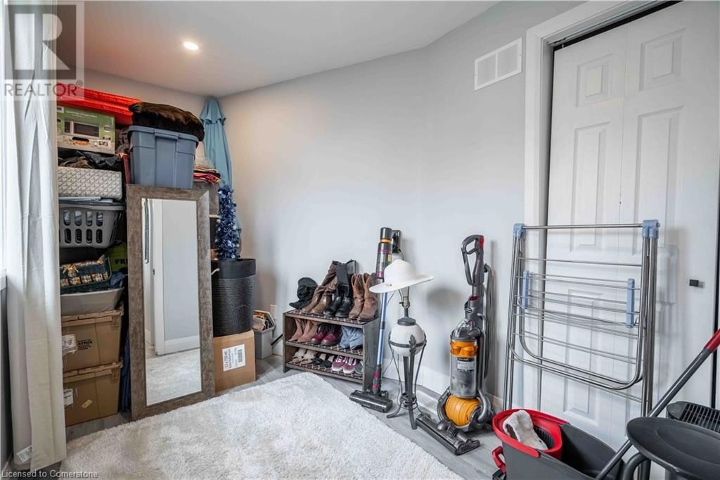 8 BANFF DRIVE Image 42
