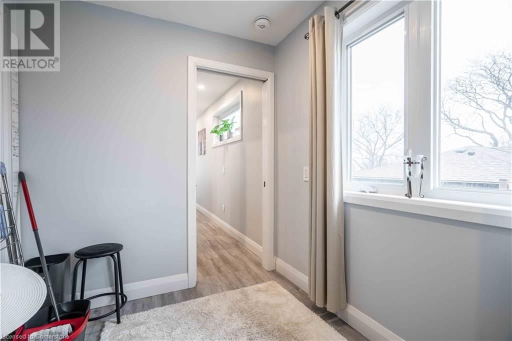 8 BANFF DRIVE Image 43