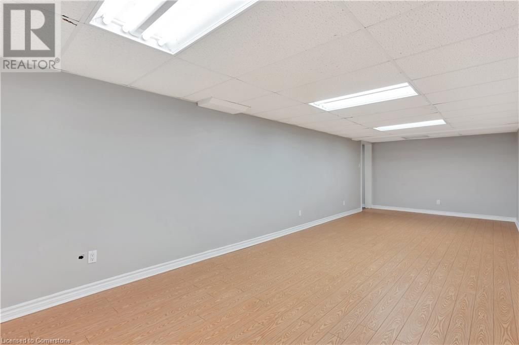 74 - 121 UNIVERSITY AVENUE EAST Image 33