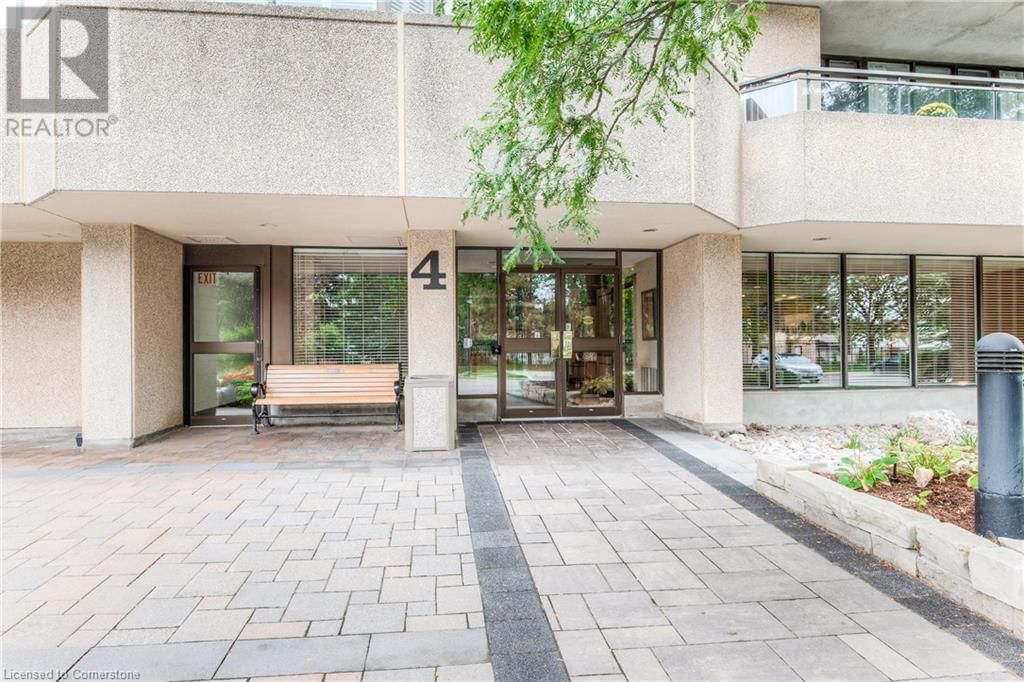 1105 - 4 WILLOW STREET Image 4