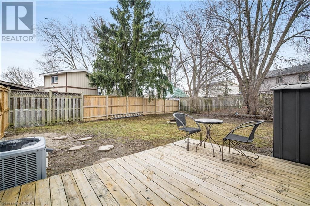 32 ENFIELD CRESCENT Image 14