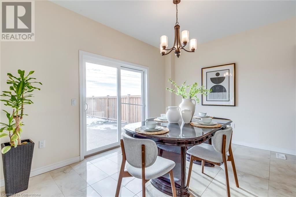 428 DALGLEISH TRAIL Image 21