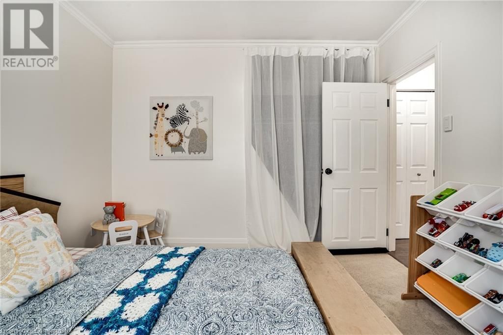 151 CORMAN AVENUE Image 17