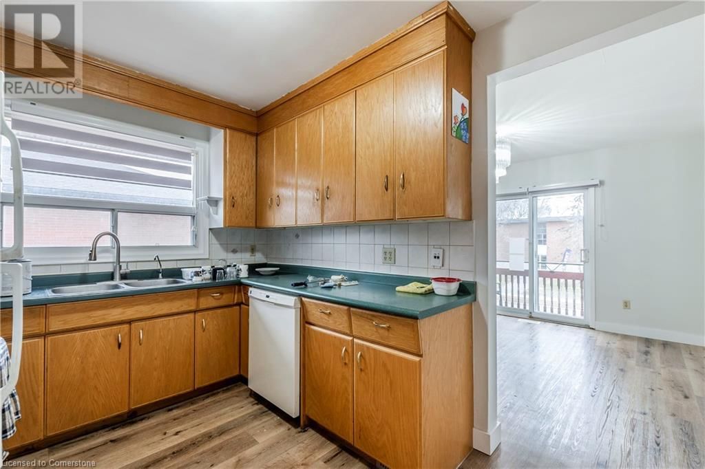305 LORNE AVENUE Image 11