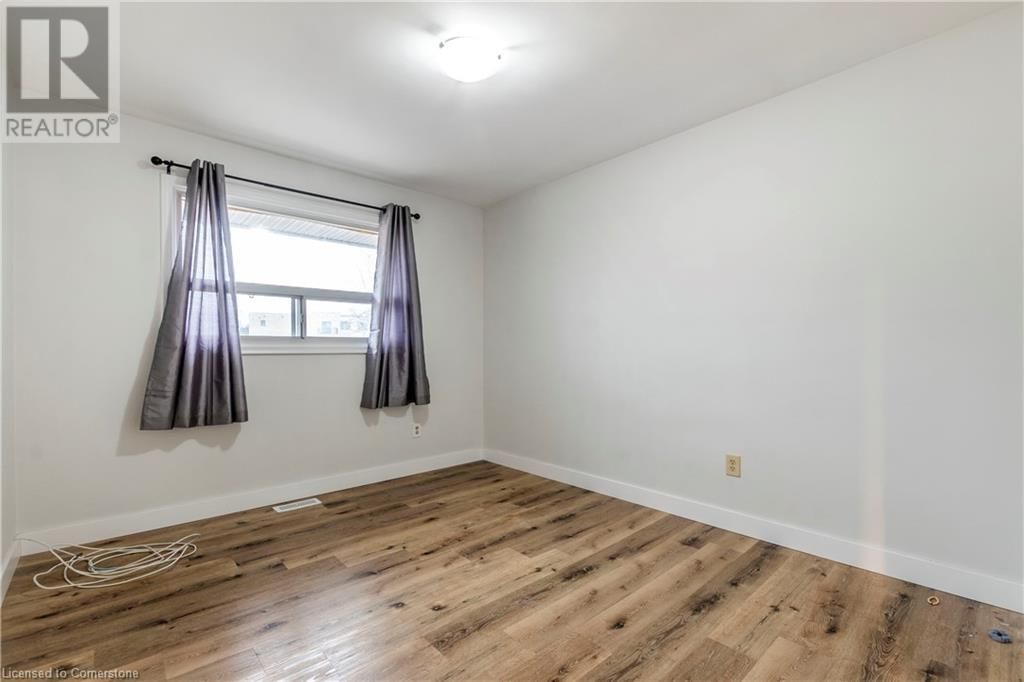 305 LORNE AVENUE Image 24