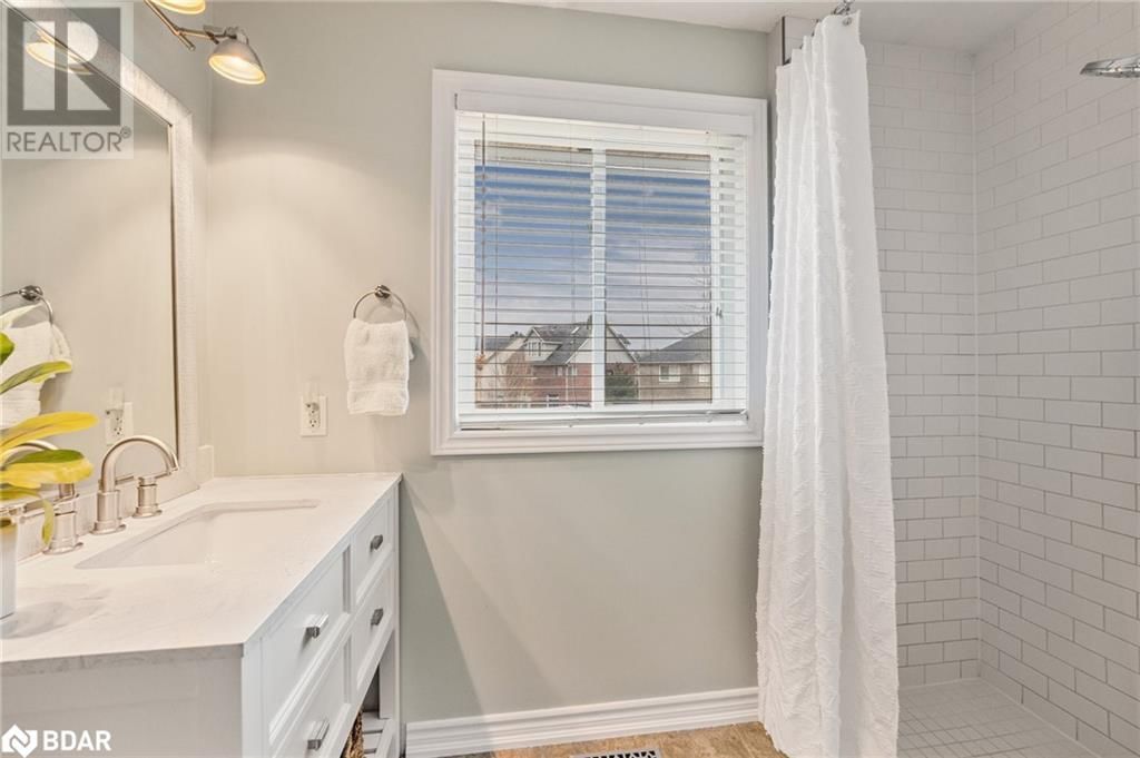 8 KIERLAND ROAD Image 31