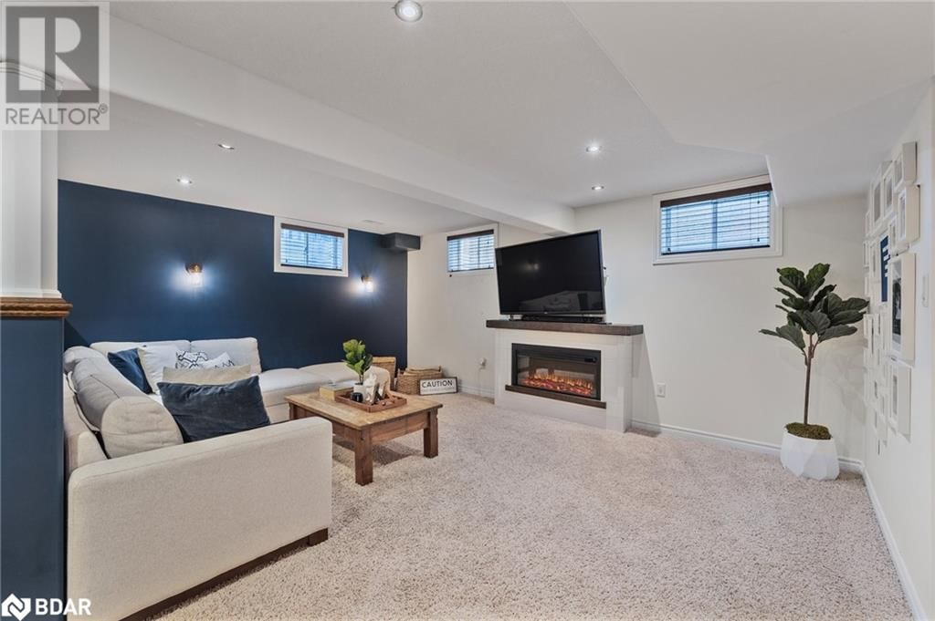 8 KIERLAND ROAD Image 35
