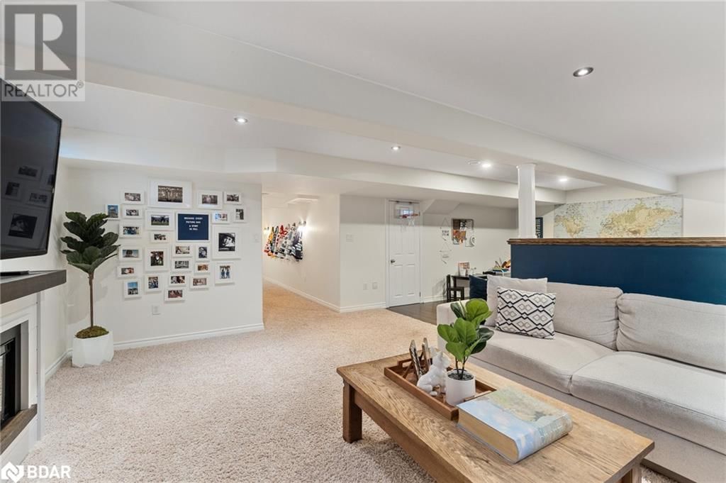 8 KIERLAND ROAD Image 36