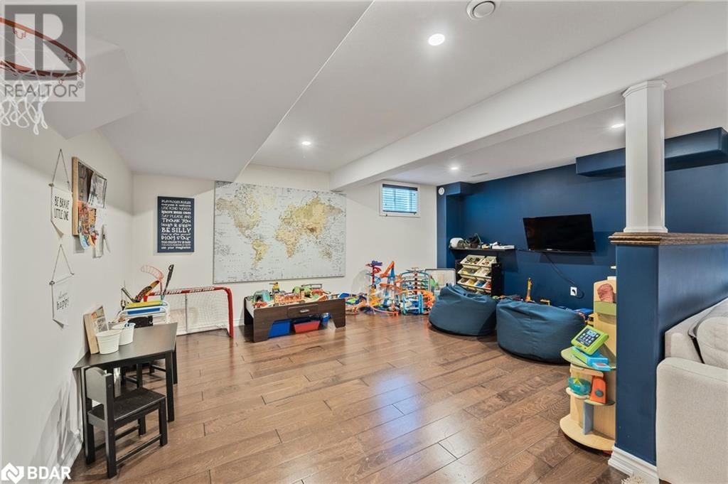 8 KIERLAND ROAD Image 38