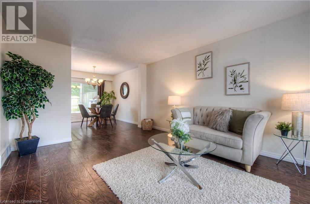 7 - 206 GREEN VALLEY DRIVE Image 10
