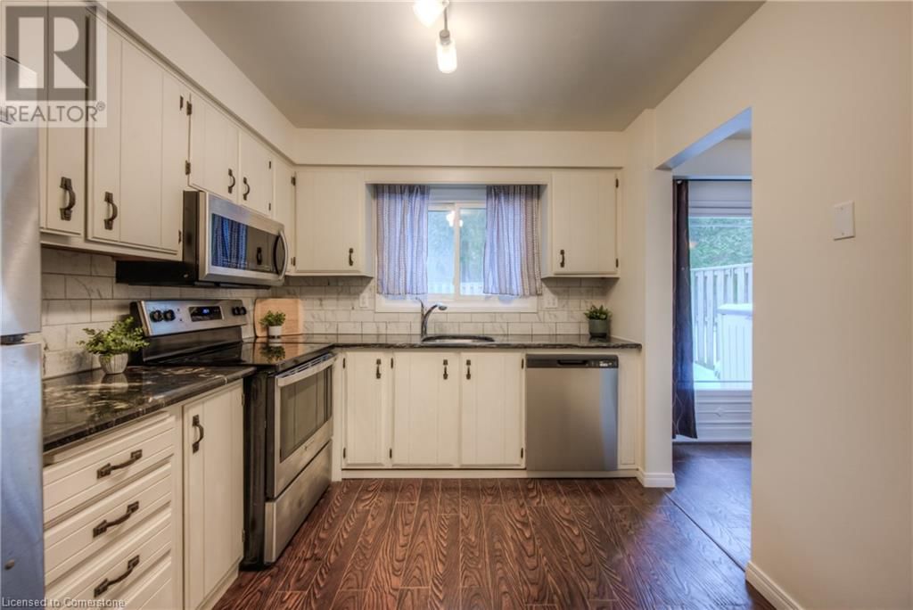 7 - 206 GREEN VALLEY DRIVE Image 17