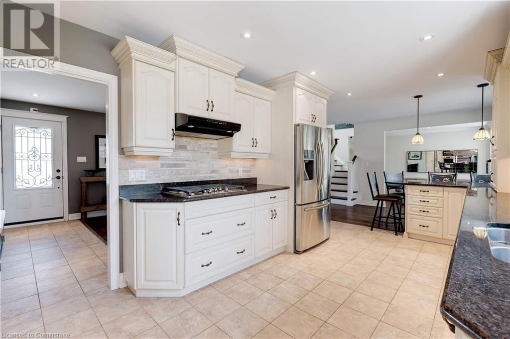 4391 LAKESHORE ROAD Image 16