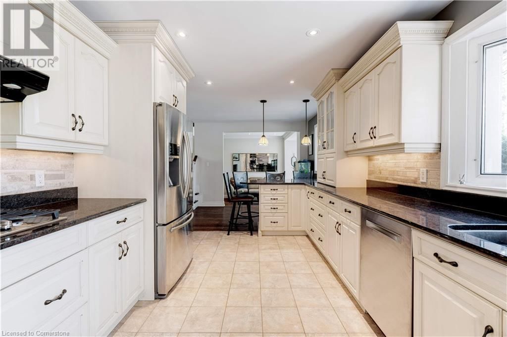 4391 LAKESHORE ROAD Image 17