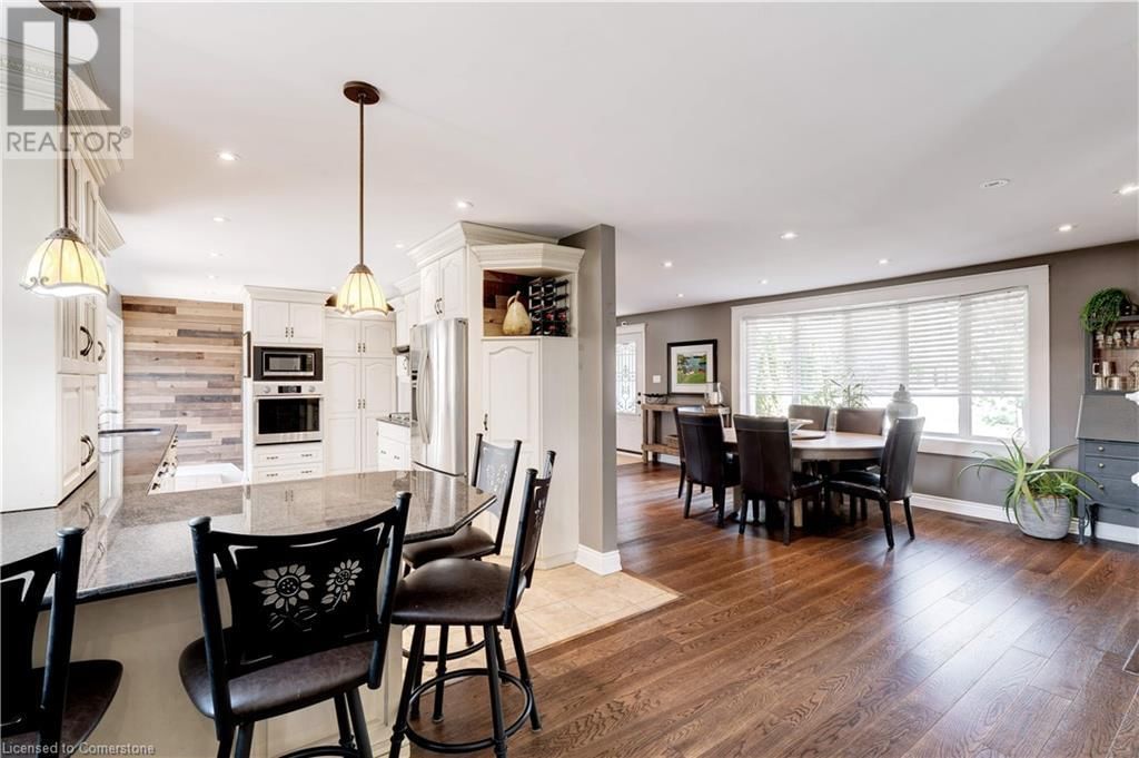 4391 LAKESHORE ROAD Image 18