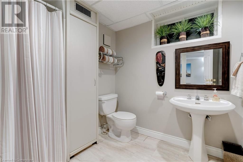 4391 LAKESHORE ROAD Image 34