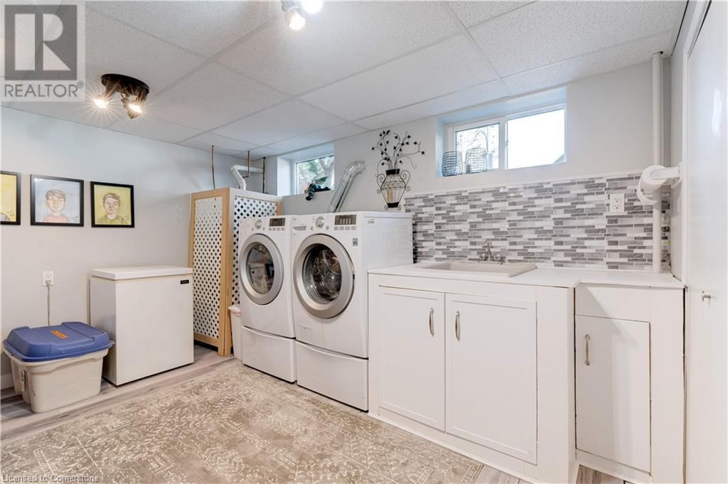 4391 LAKESHORE ROAD Image 35