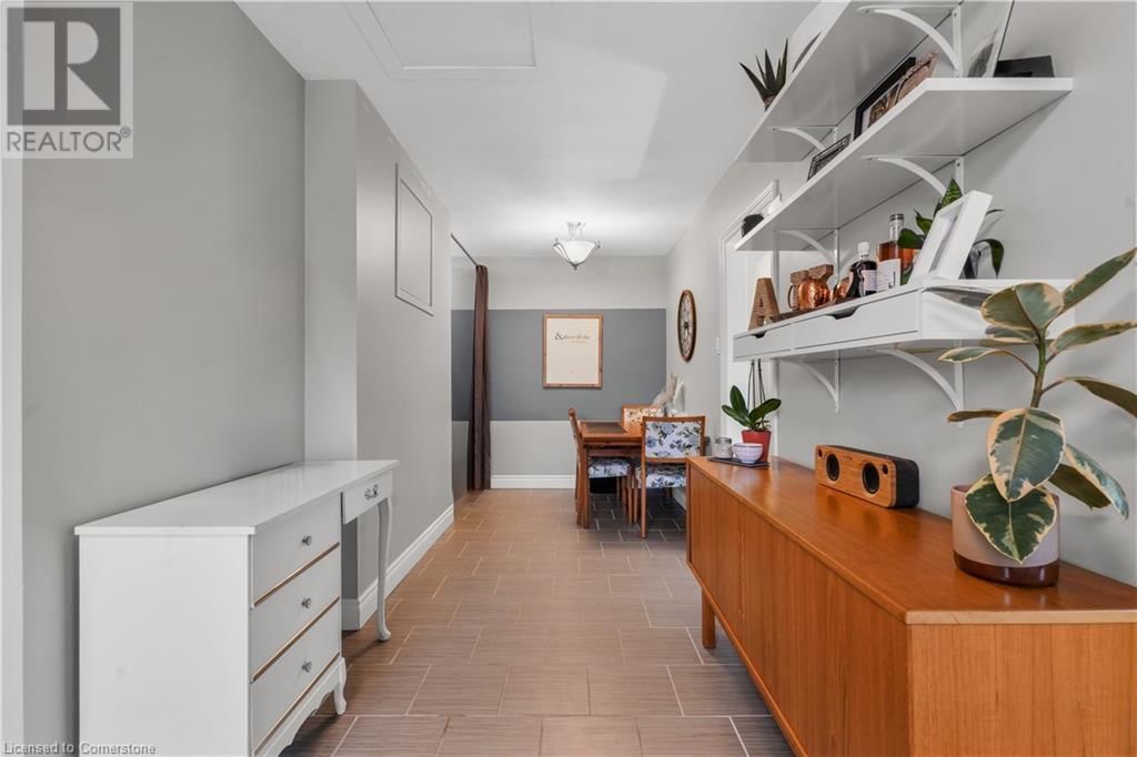 563 GUELPH STREET Image 13