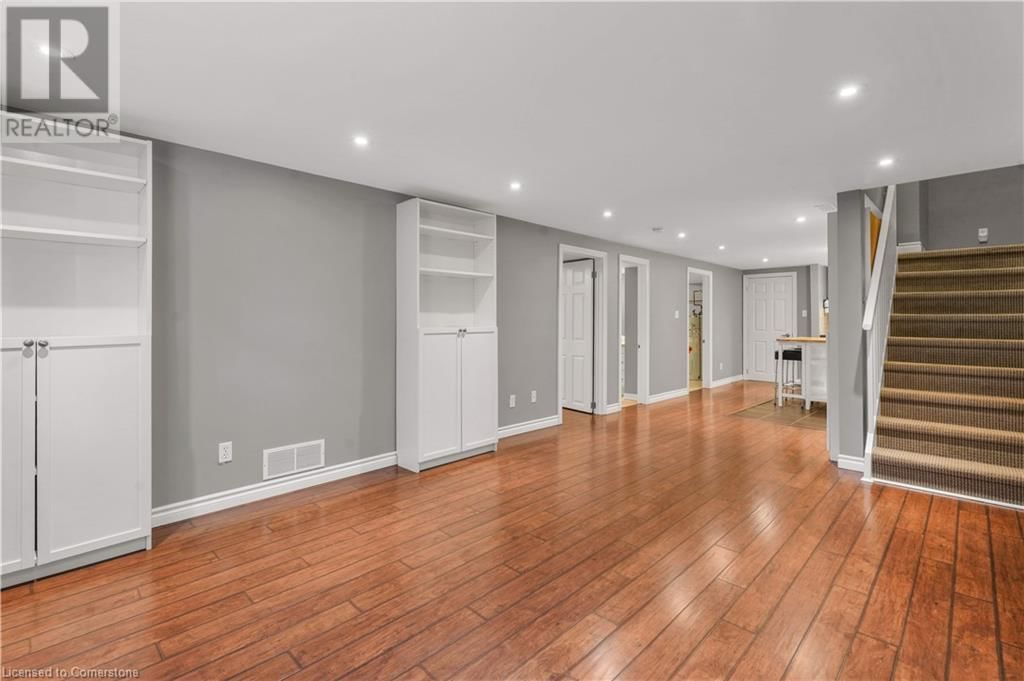 563 GUELPH STREET Image 23