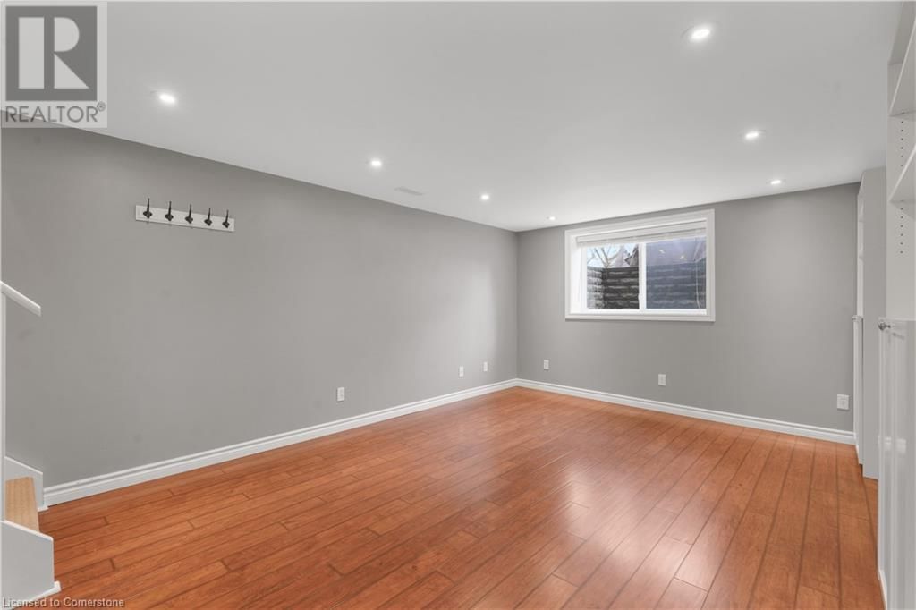 563 GUELPH STREET Image 24