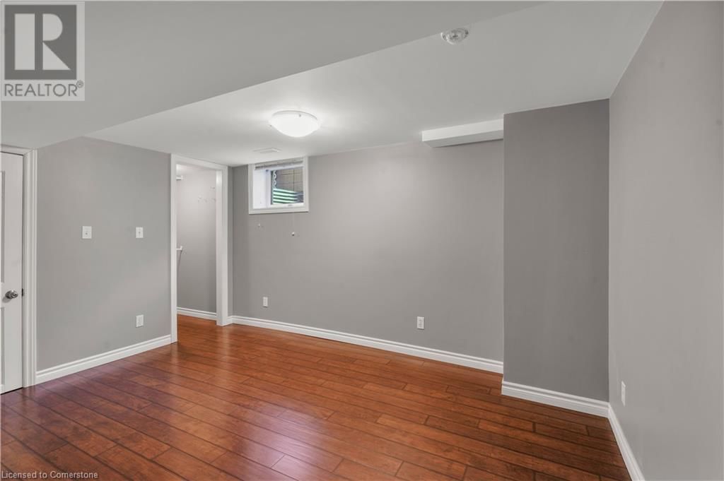 563 GUELPH STREET Image 30