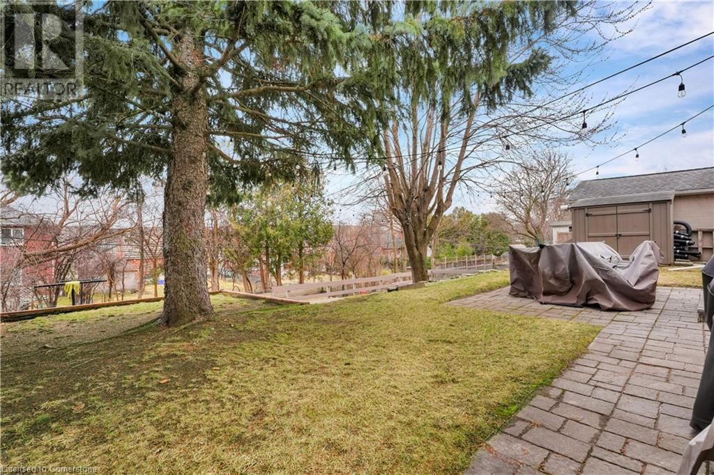 563 GUELPH STREET Image 35