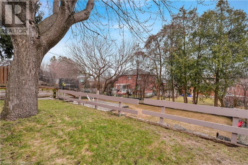 563 GUELPH STREET Image 38