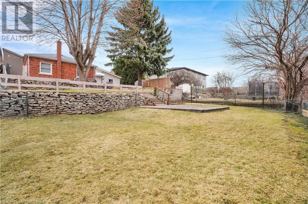 563 GUELPH STREET Image 41