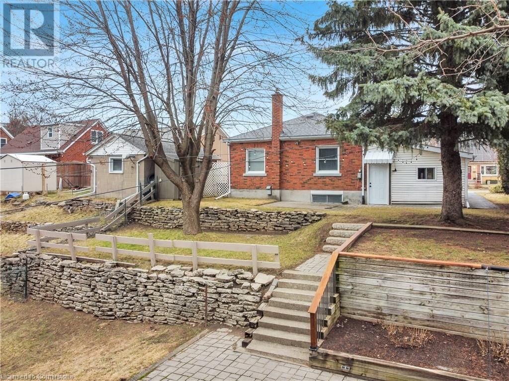 563 GUELPH STREET Image 42