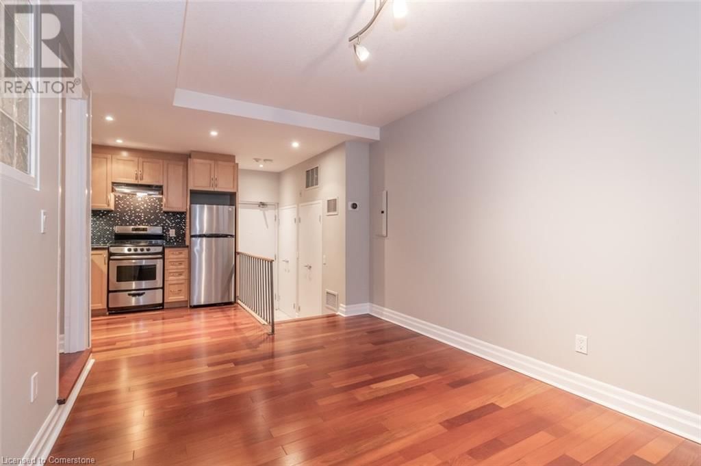 103 - 35 ALEXANDRA AVENUE Image 3