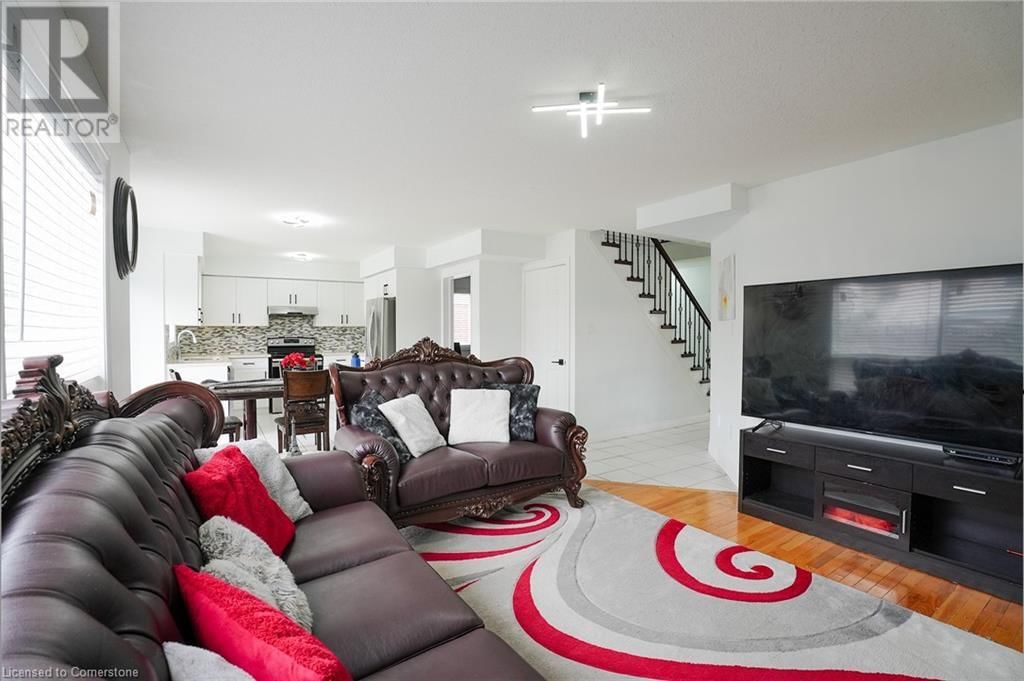 76 COUNTRY CLUB DRIVE Image 17
