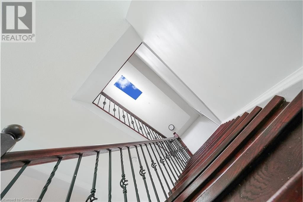 76 COUNTRY CLUB DRIVE Image 24