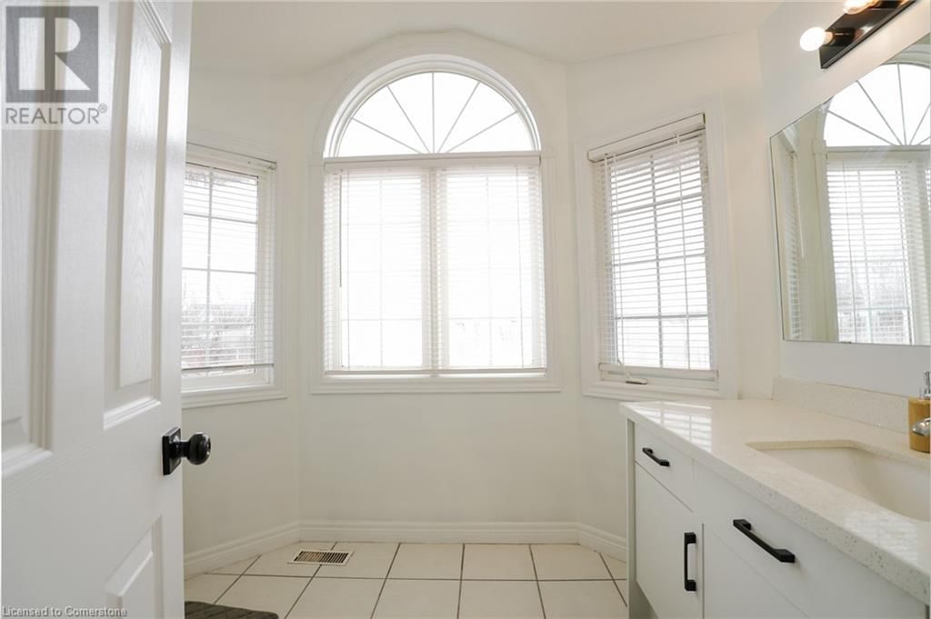 76 COUNTRY CLUB DRIVE Image 37