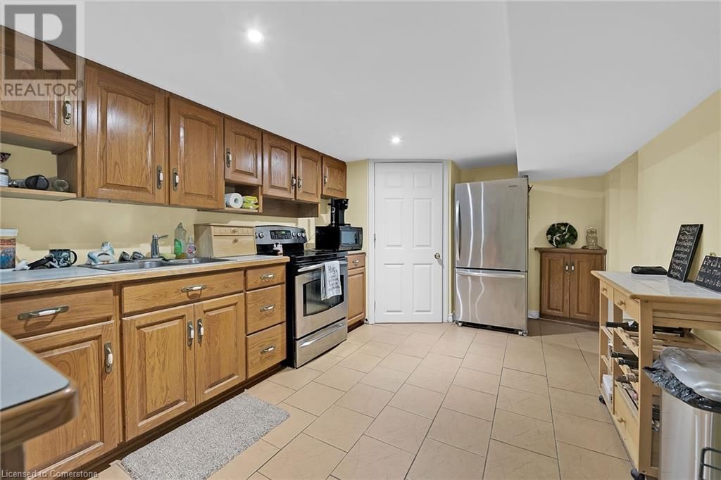 31 CENTENNIAL PARKWAY Image 25