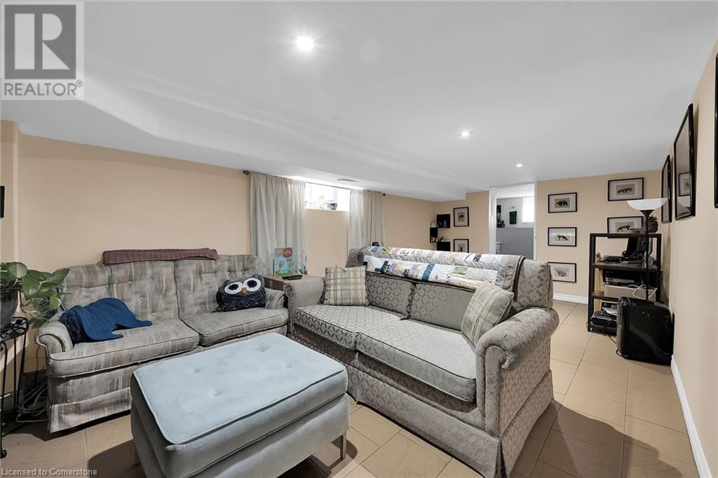31 CENTENNIAL PARKWAY Image 28