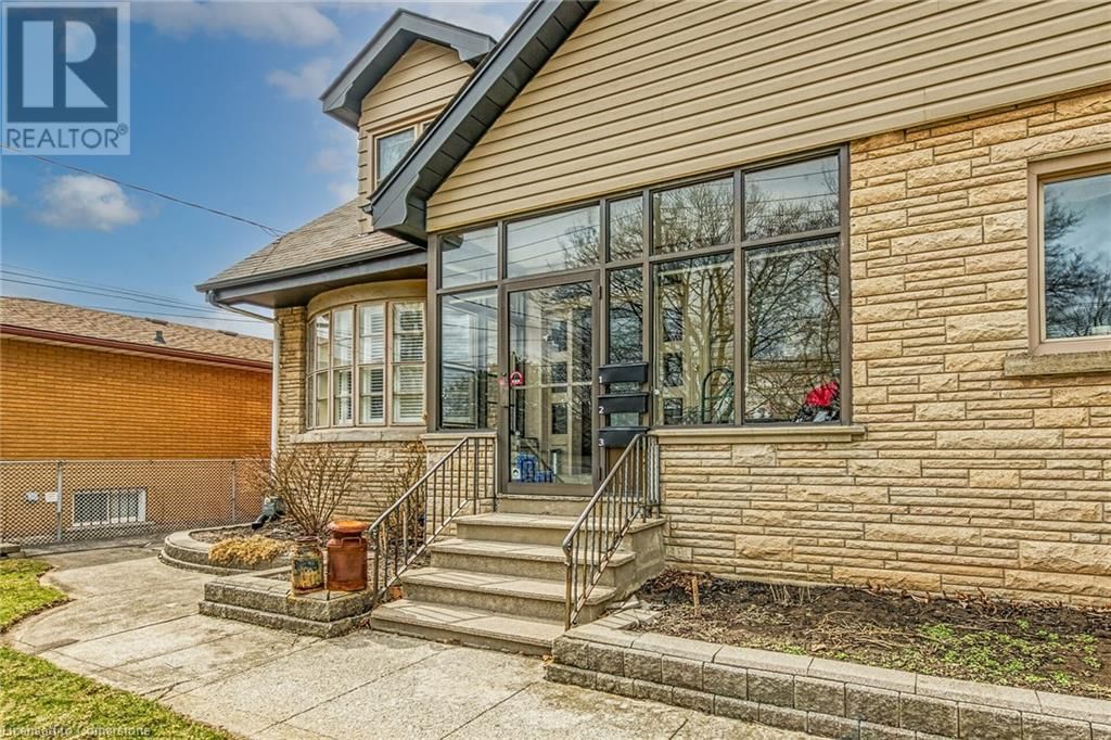 31 CENTENNIAL PARKWAY Image 3