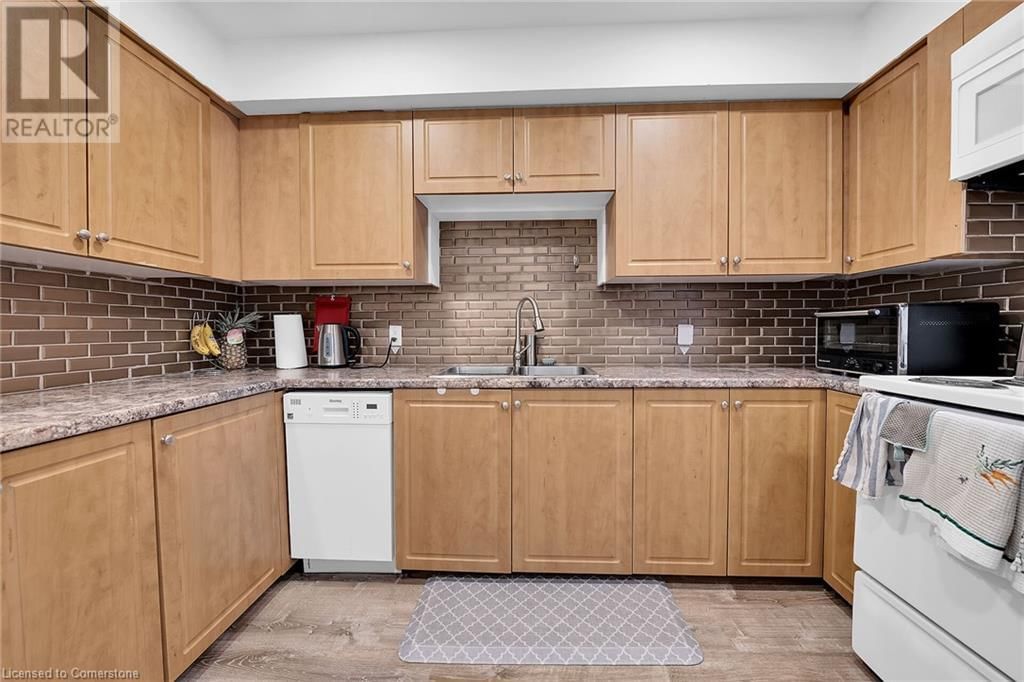 31 CENTENNIAL PARKWAY Image 35