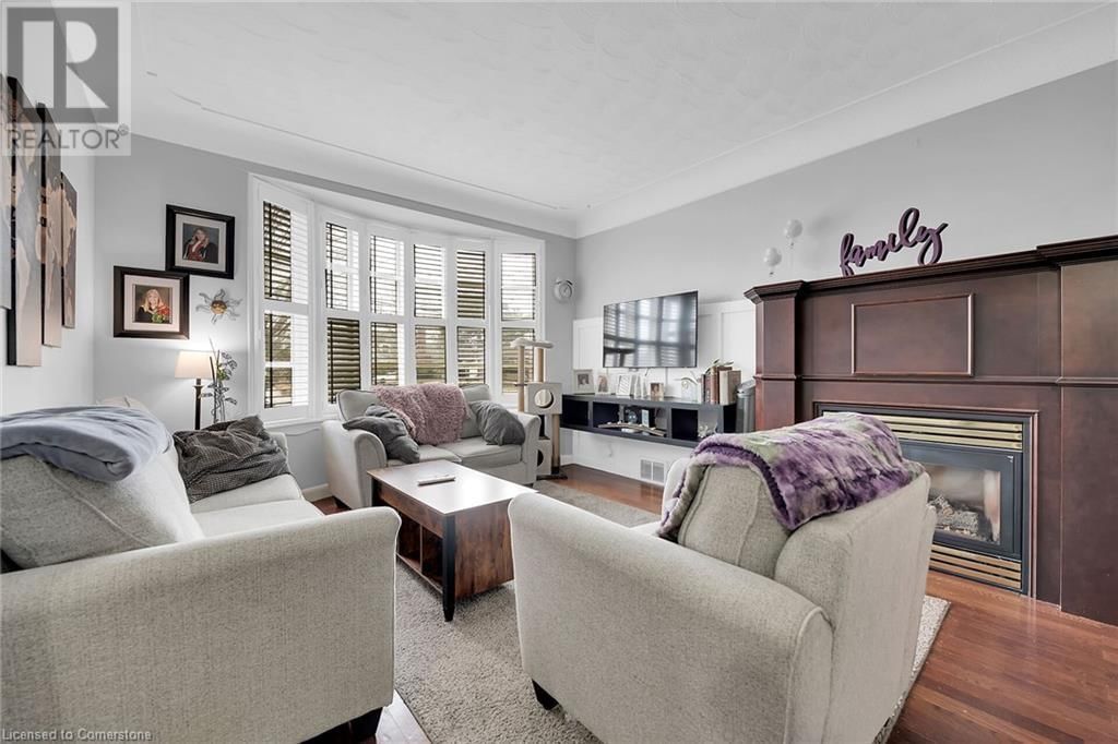 31 CENTENNIAL PARKWAY Image 4