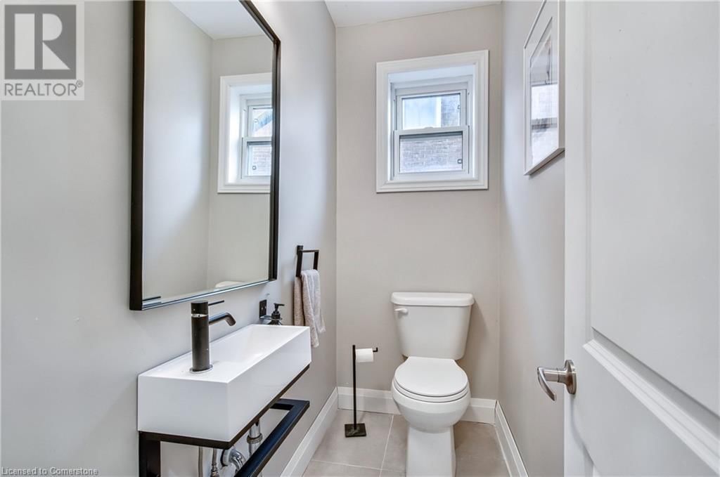 131 ALPINE AVENUE Image 11