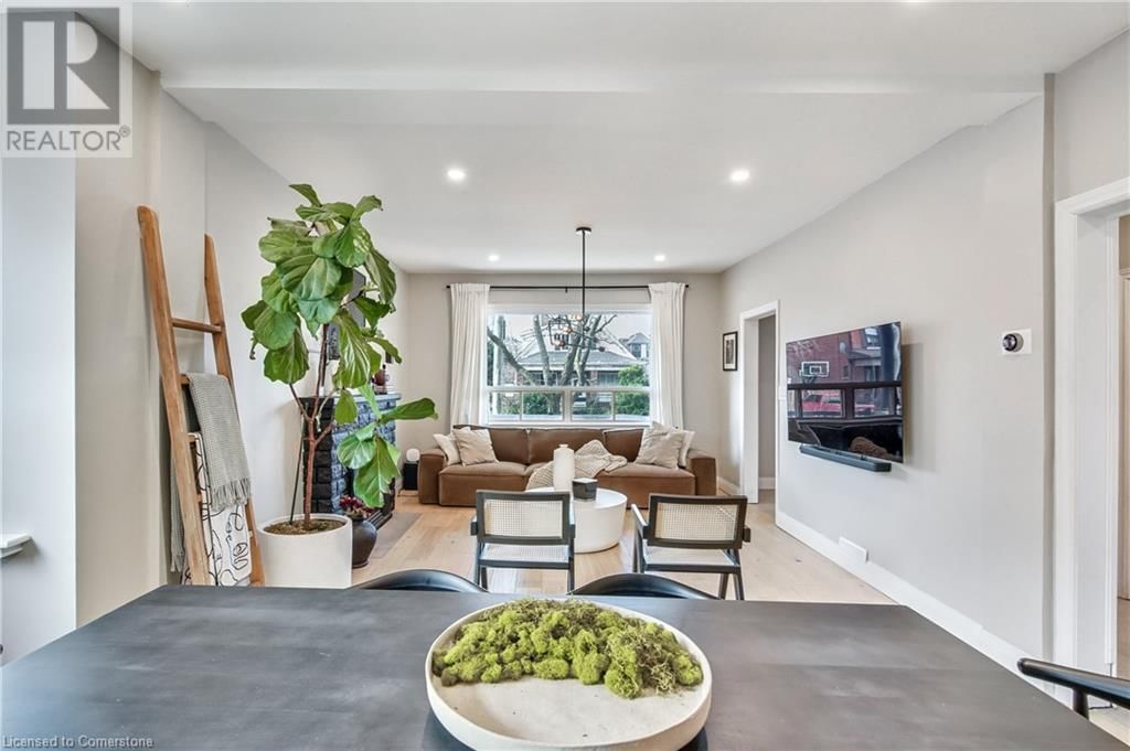 131 ALPINE AVENUE Image 19