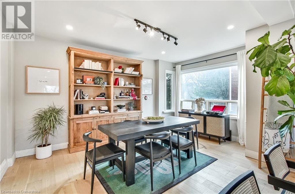 131 ALPINE AVENUE Image 21